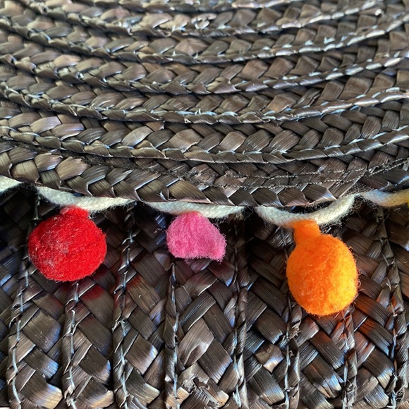 Rainbow Pom Pom straw clutch with crossbody attachment - Picture 7 of 8